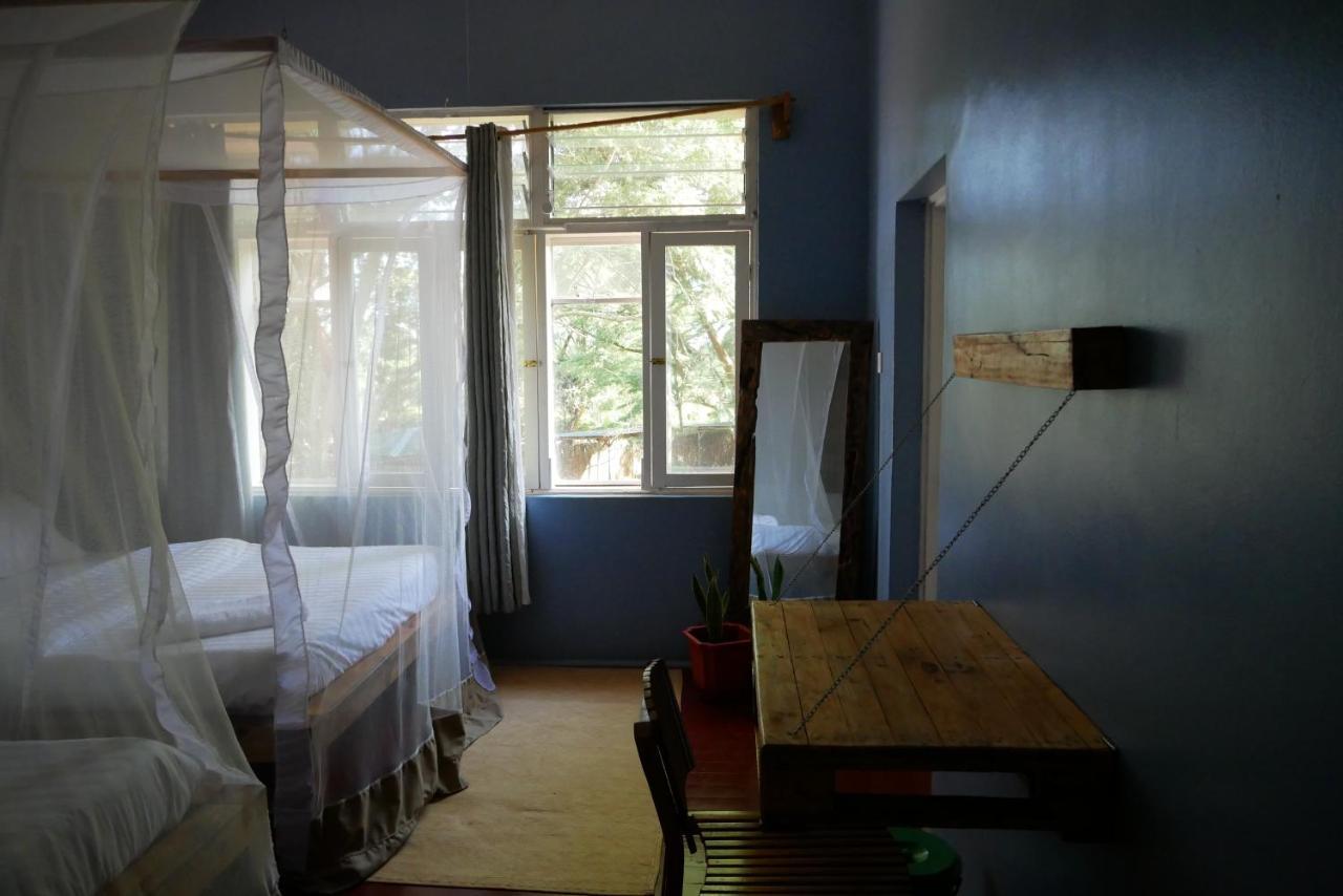 Jinja Backpackers Vandrarhem Exteriör bild