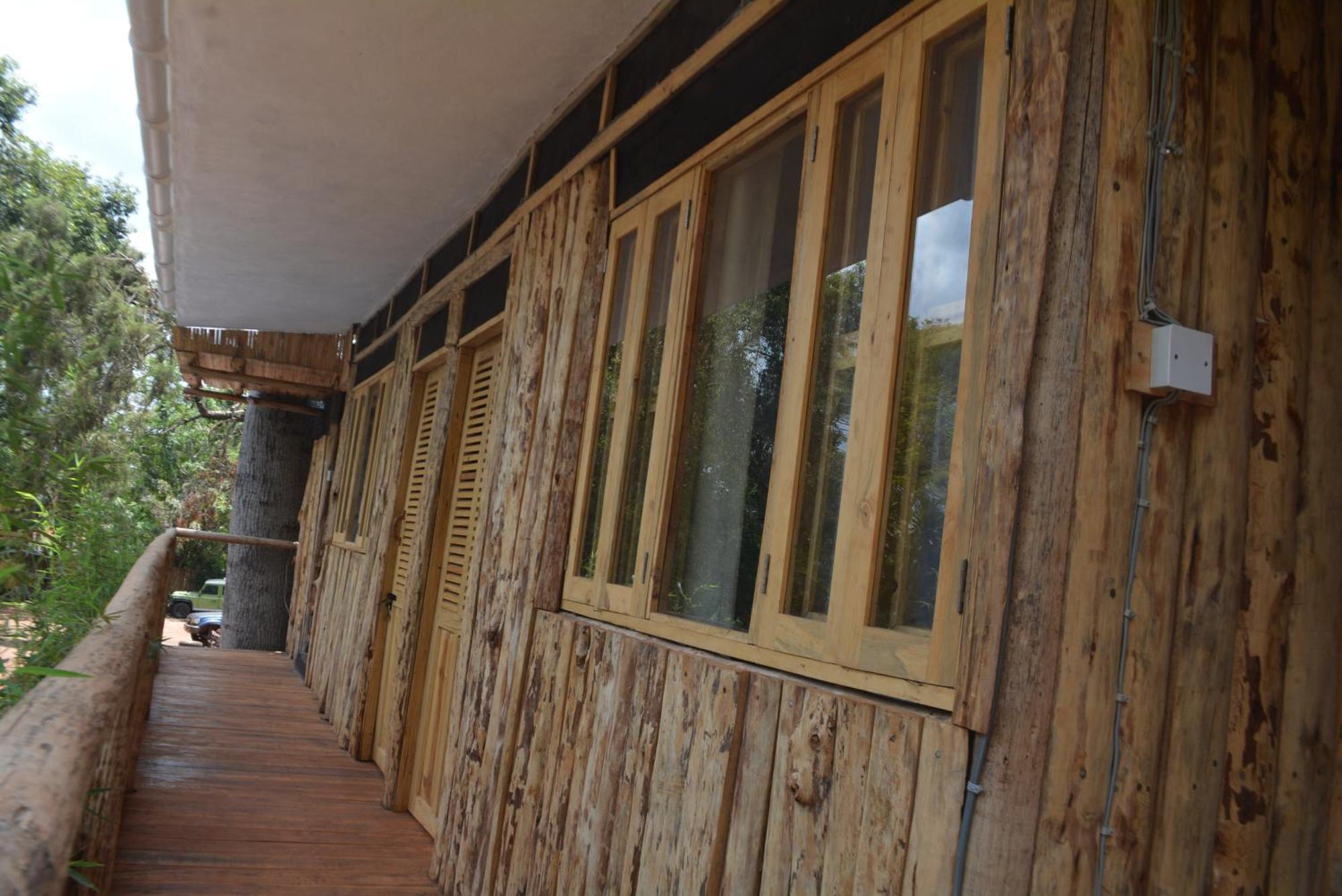 Jinja Backpackers Vandrarhem Exteriör bild