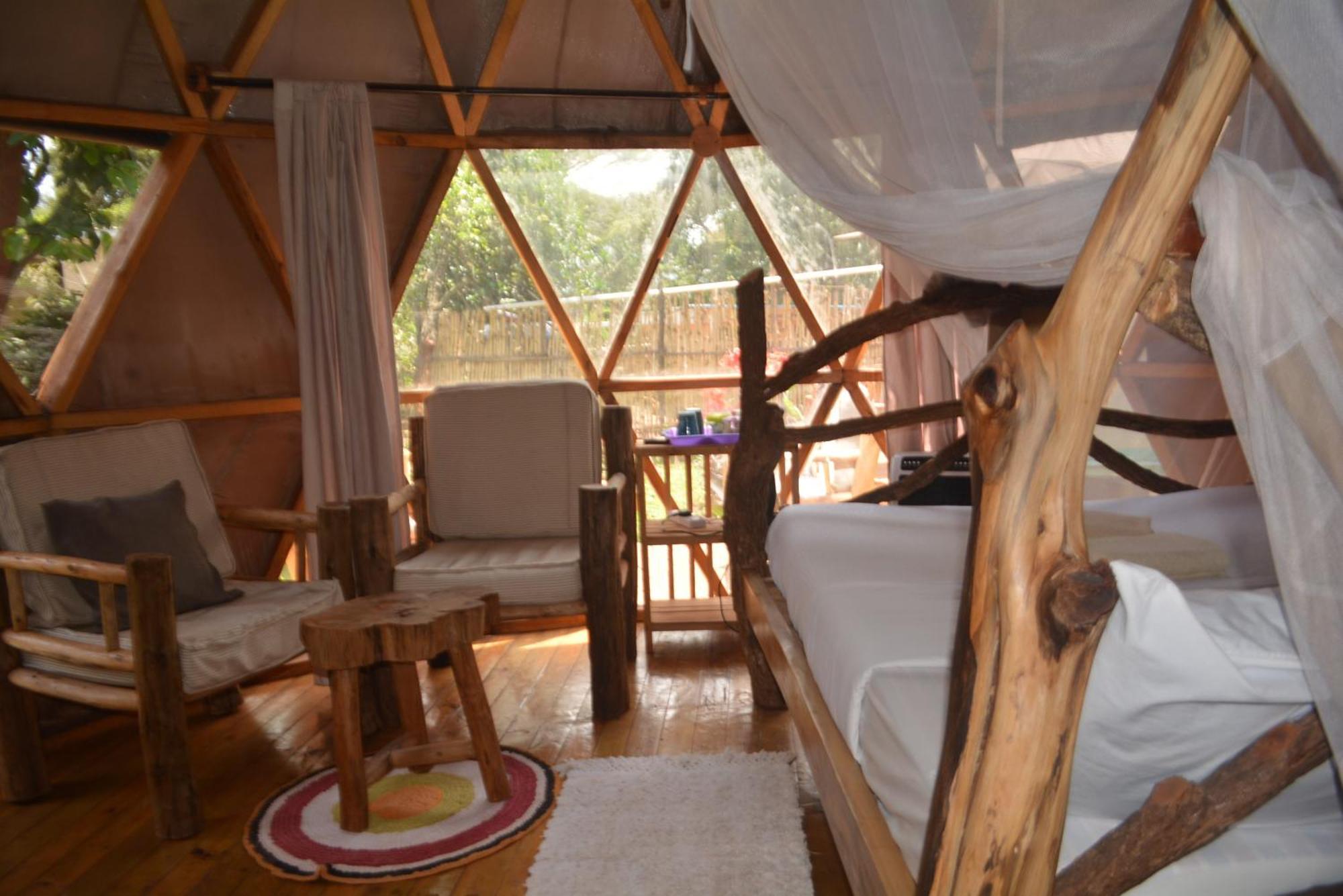 Jinja Backpackers Vandrarhem Exteriör bild
