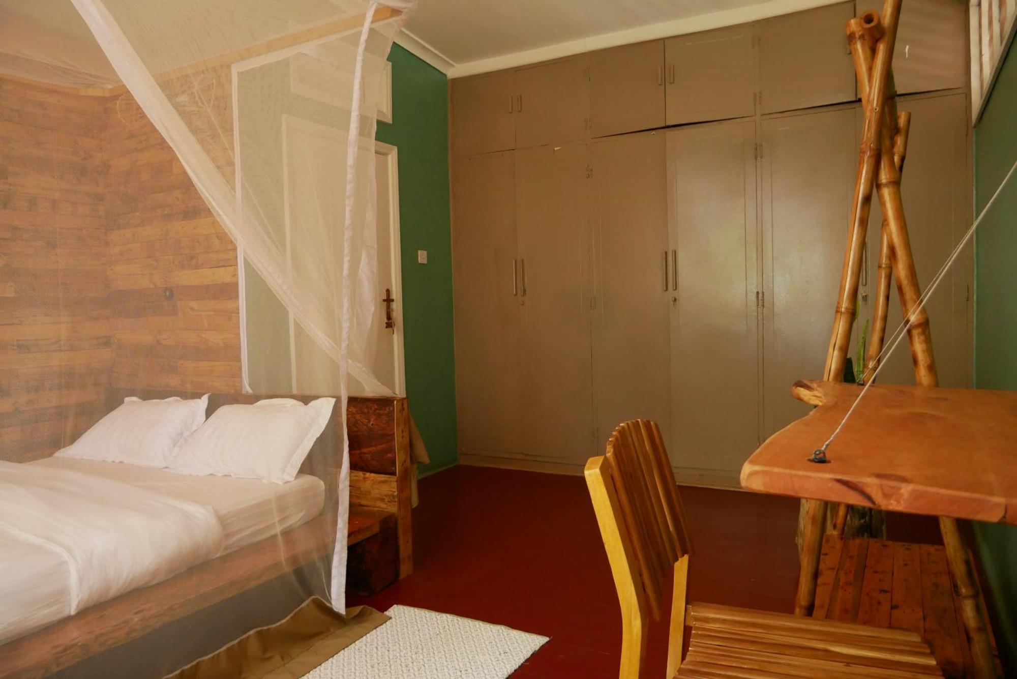 Jinja Backpackers Vandrarhem Rum bild