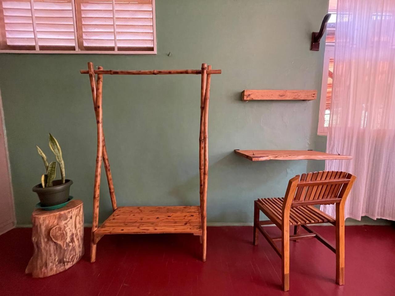 Jinja Backpackers Vandrarhem Rum bild