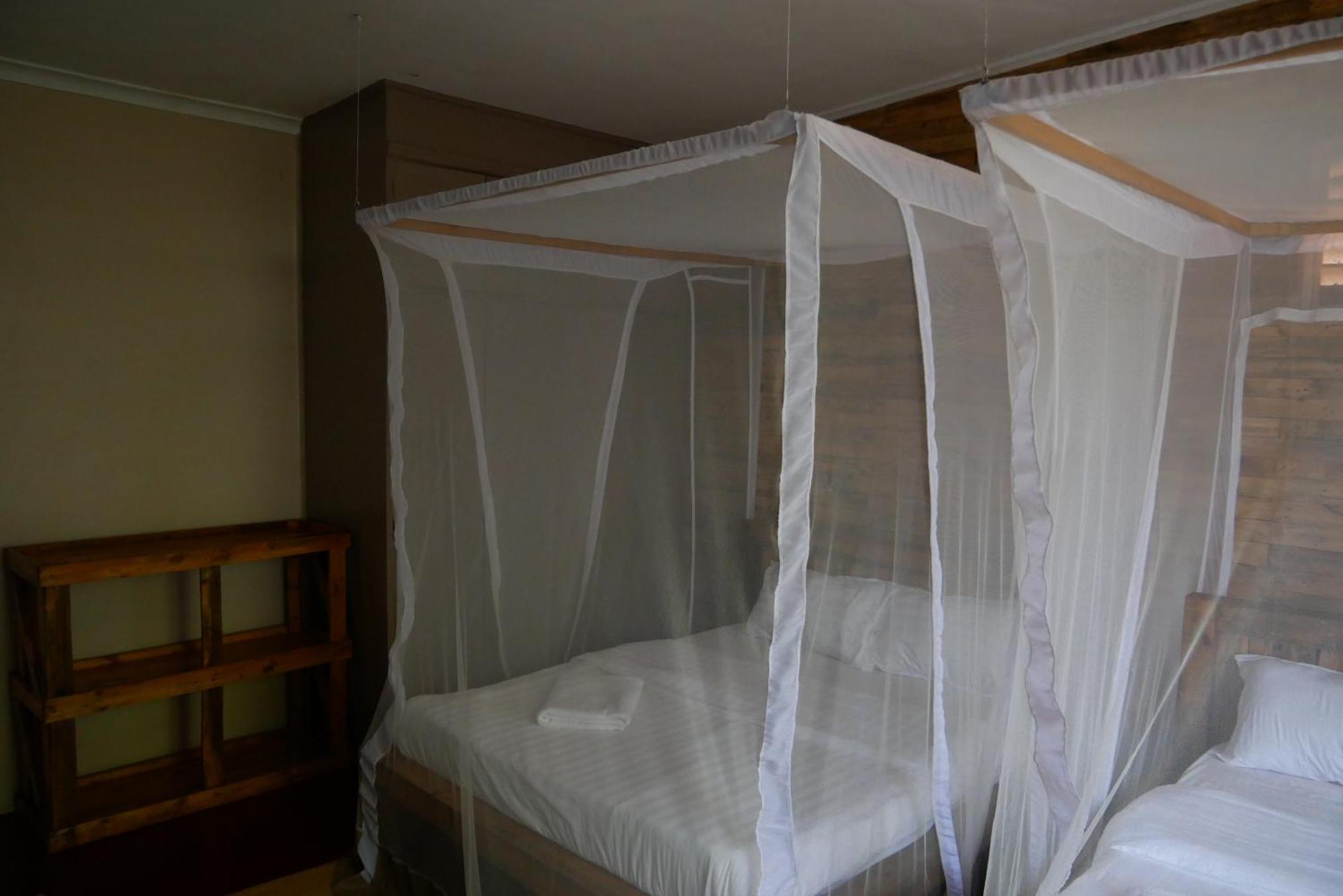 Jinja Backpackers Vandrarhem Rum bild
