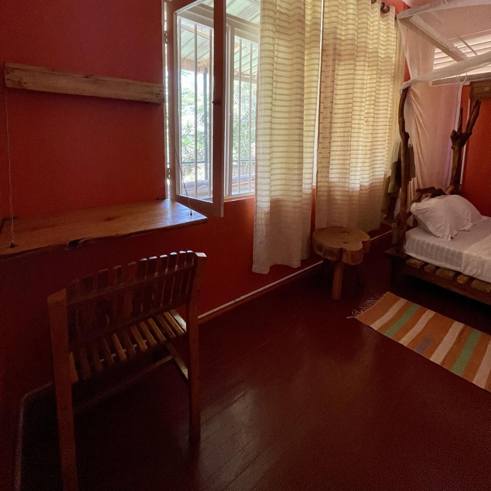 Jinja Backpackers Vandrarhem Rum bild